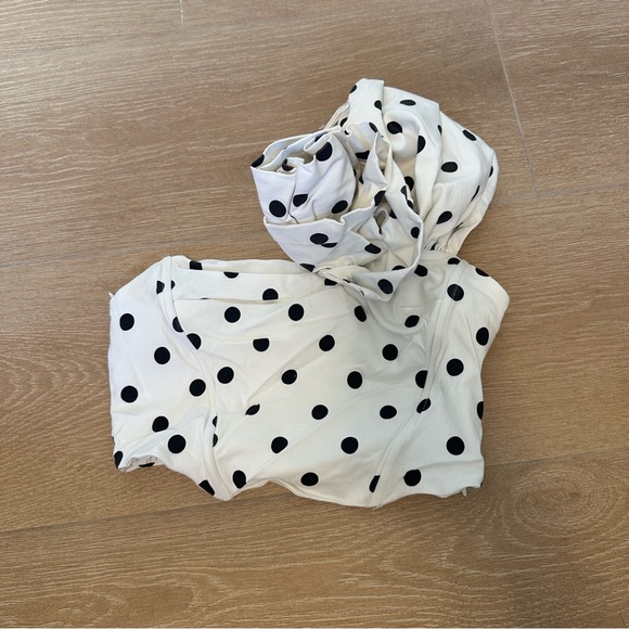Zara Tops - 5 for $25 Zara White Polka Dot One shoulder rosette Crop Top